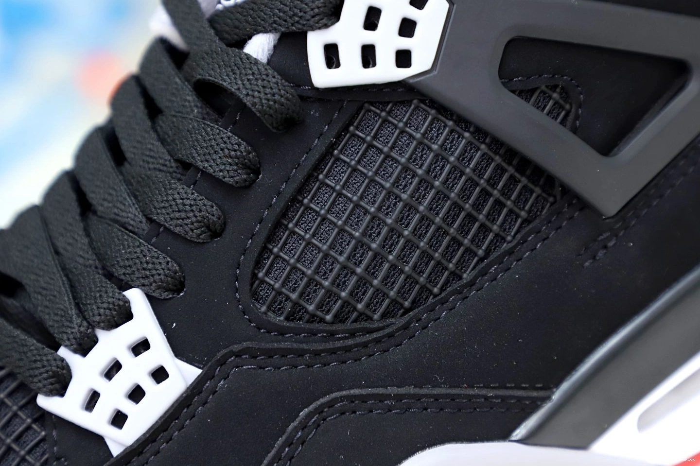 AIR 'BRED' OG RETRO 2019 JORDAN 4 0307